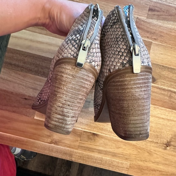 Steve Madden • Tan Snake Camryn Bootie - Picture 5 of 6